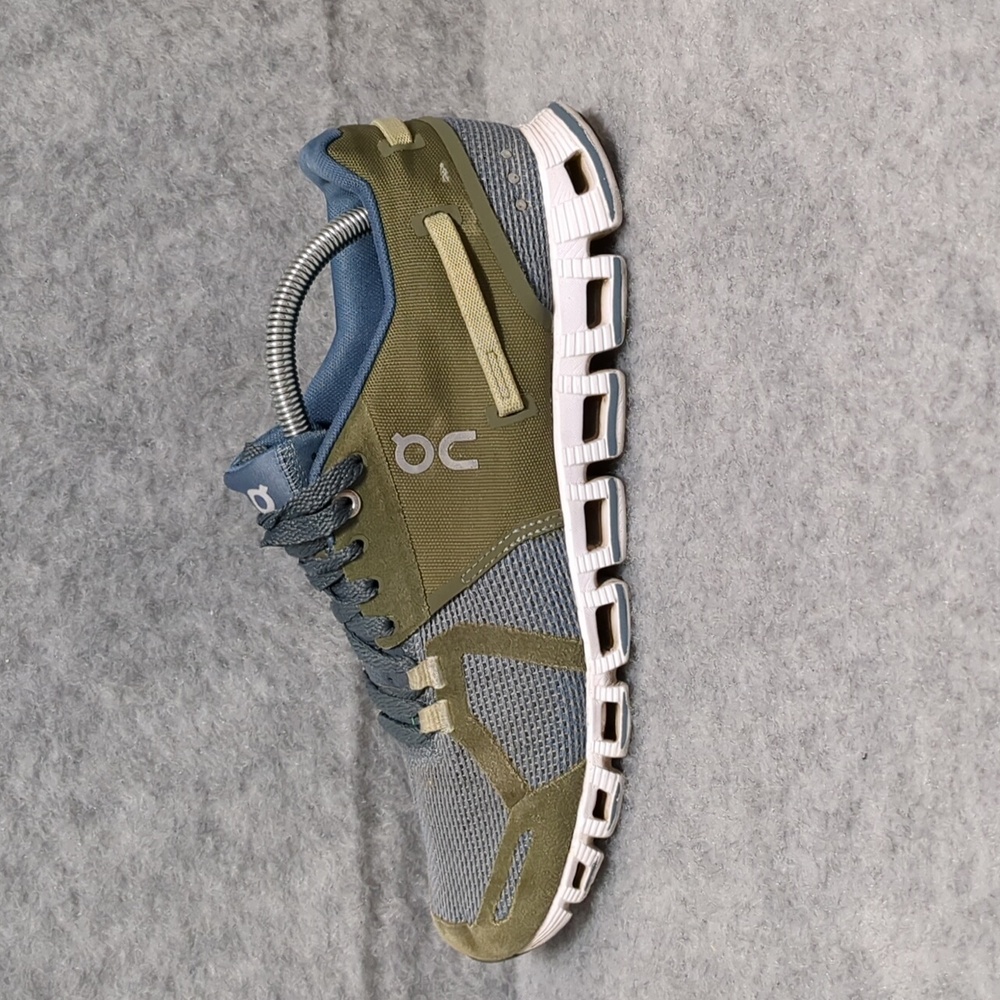 On Cloud 5 combo Swiss Engineering Waterproof running shoes Mens size 8.5